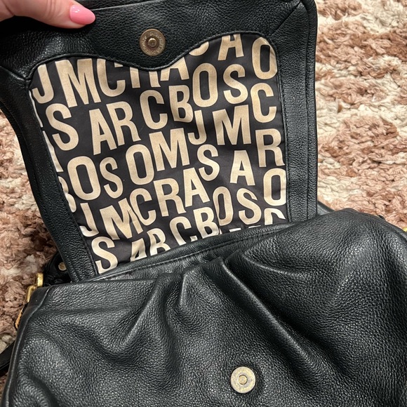 Marc by Marc Jacobs Classic Q Lil Ukita Pebbled Leather Crossbody in Black - Picture 6 of 8